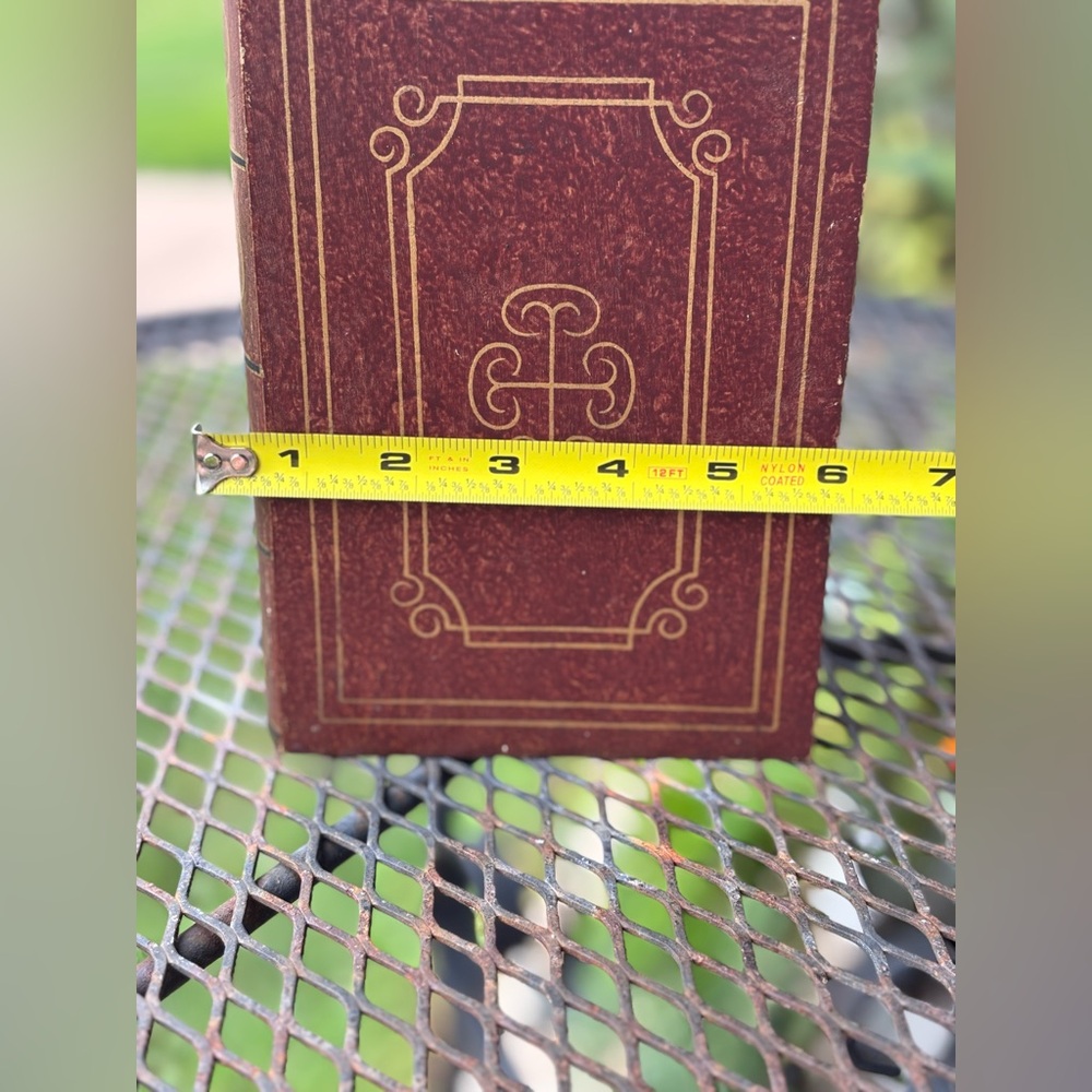 Vintage Decorative faux Book Set in Green and Burgundy - Picture 10 of 10